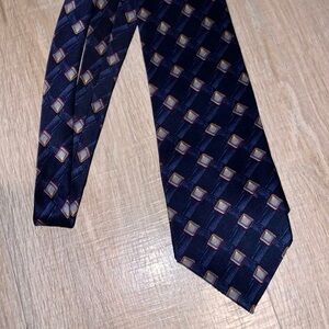 Bill Blass Black Label 100% silk blue seashell pattern office formal tie